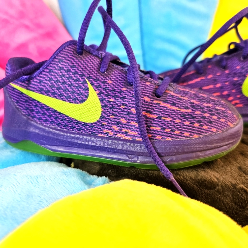 NIKE KD 8 (TD) Size: 7c Color: Purple/Green